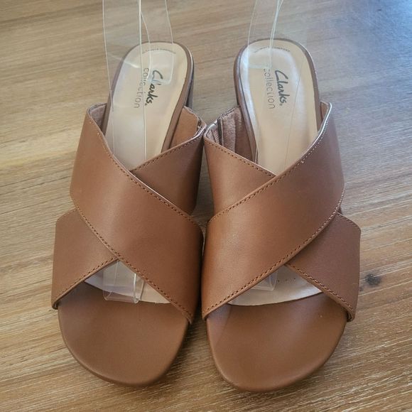 Clarks College Strappy Block Heel Slip On Sandal Size U.S Size 10. - Picture 2 of 8